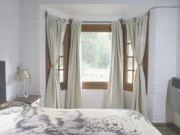 Hermoso chalet de 4 dormitorios en medio del bosque de Carilo