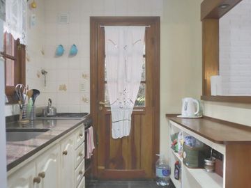 Hermoso chalet de 4 dormitorios en medio del bosque de Carilo
