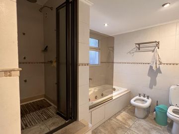 Casa en venta o alquiler en Barrio Privado Santa Ana