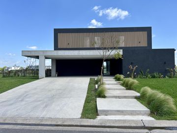 VENTA, CASA, PUERTOS, BARRIO MARINAS, LOTE AL 100