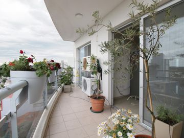 Departamento en venta 4 ambientes en Berazategui con cochera doble y vista al río