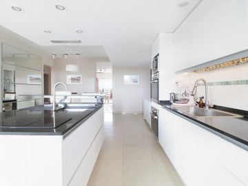 Departamento en venta 4 ambientes en Berazategui con cochera doble y vista al río