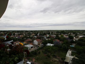 Departamento en venta 4 ambientes en Berazategui con cochera doble y vista al río