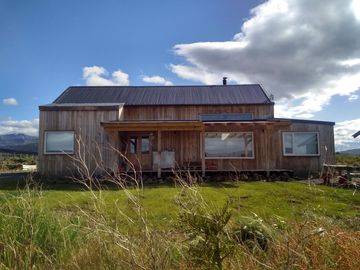 Hermosa casa en Marías del Valle, junto al aeropuerto Chapelco.
