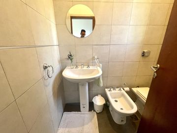 CASA EN VENTA LA ARBOLEDA  - 4 Dormitorios  - Oficina -  Pileta - Gran parque  - Escritura