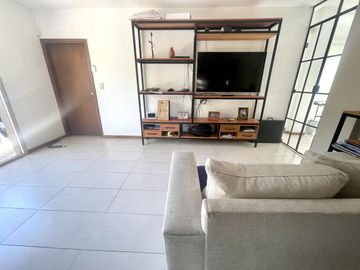 CASA EN VENTA LA ARBOLEDA  - 4 Dormitorios  - Oficina -  Pileta - Gran parque  - Escritura