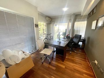 CASA EN VENTA LA ARBOLEDA  - 4 Dormitorios  - Oficina -  Pileta - Gran parque  - Escritura