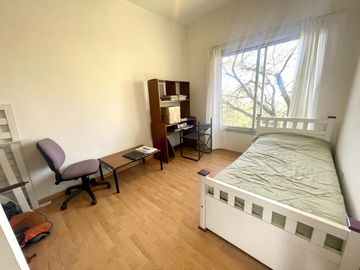 CASA EN VENTA LA ARBOLEDA  - 4 Dormitorios  - Oficina -  Pileta - Gran parque  - Escritura