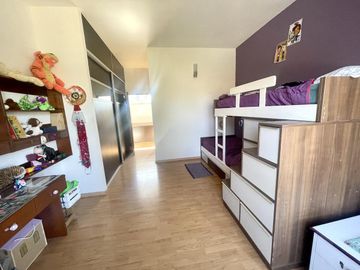 CASA EN VENTA LA ARBOLEDA  - 4 Dormitorios  - Oficina -  Pileta - Gran parque  - Escritura