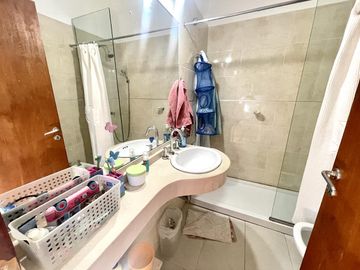 CASA EN VENTA LA ARBOLEDA  - 4 Dormitorios  - Oficina -  Pileta - Gran parque  - Escritura