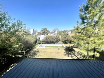 CASA EN VENTA LA ARBOLEDA  - 4 Dormitorios  - Oficina -  Pileta - Gran parque  - Escritura