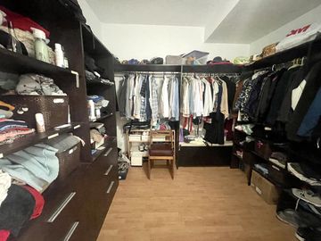 CASA EN VENTA LA ARBOLEDA  - 4 Dormitorios  - Oficina -  Pileta - Gran parque  - Escritura