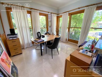 Casa en venta de 4 dormitorios en suite  con fondo al Lago en Abril Club de Campo, Guillermo Hudson
