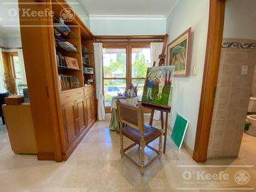 Casa en venta de 4 dormitorios en suite  con fondo al Lago en Abril Club de Campo, Guillermo Hudson