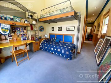Casa en venta de 4 dormitorios en suite  con fondo al Lago en Abril Club de Campo, Guillermo Hudson