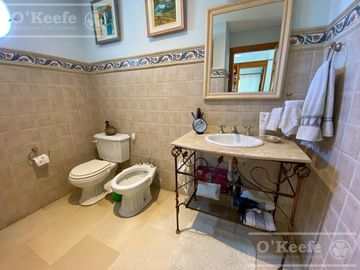 Casa en venta de 4 dormitorios en suite  con fondo al Lago en Abril Club de Campo, Guillermo Hudson