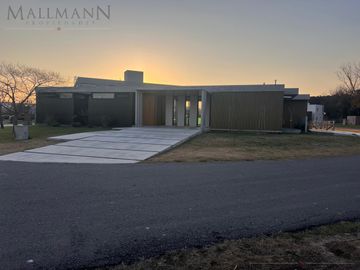 Venta Casa 4 Dormitorios A Estrenar en Altos de Campo Grande
