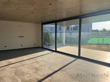Venta Casa 4 Dormitorios A Estrenar en Altos de Campo Grande