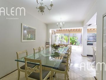 Casa en venta en Lomas de Zamora Oeste