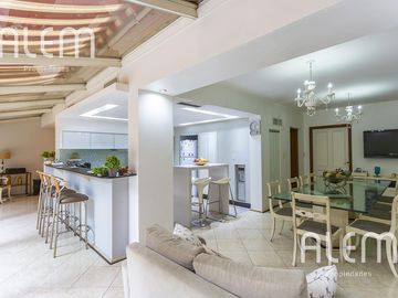 Casa en venta en Lomas de Zamora Oeste