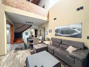 Venta casa 3 ambientes con garaje en Haedo.