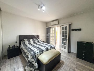 Venta casa 3 ambientes con garaje en Haedo.