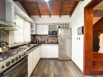 Venta casa 3 ambientes con garaje en Haedo.