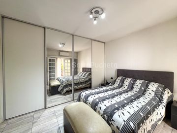 Venta casa 3 ambientes con garaje en Haedo.