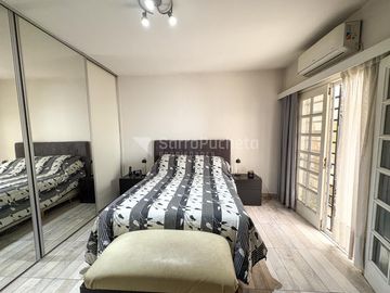 Venta casa 3 ambientes con garaje en Haedo.