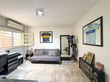 Venta casa 3 ambientes con garaje en Haedo.