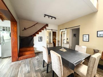 Venta casa 3 ambientes con garaje en Haedo.