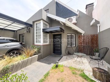 Venta casa 3 ambientes con garaje en Haedo.