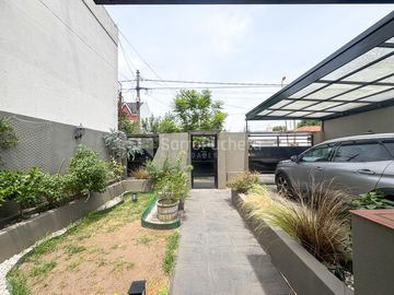 Venta casa 3 ambientes con garaje en Haedo.
