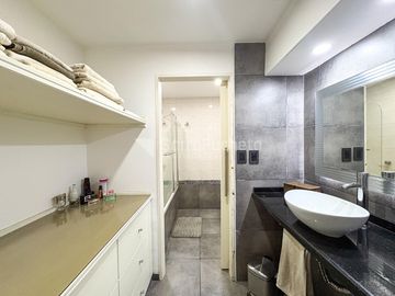 Venta casa 3 ambientes con garaje en Haedo.
