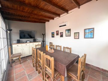 Venta casa 3 ambientes con garaje en Haedo.