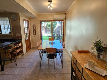 Venta Casa 3 dormitorios y escritorio con jardin en Martinez