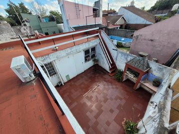 Casa en Villa Ballester - Venta - Cuatro Ambientes.