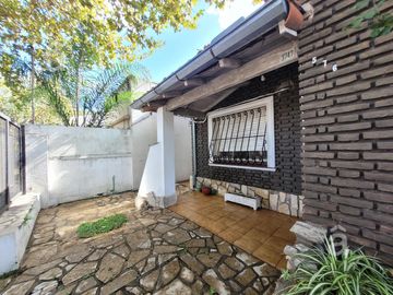 Casa en Villa Ballester - Venta - Cuatro Ambientes.