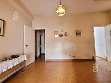 Casa en Villa Ballester - Venta - Cuatro Ambientes.