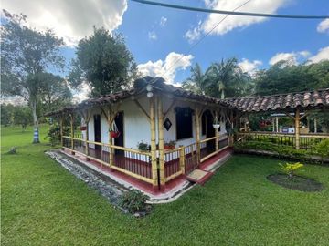 Se Vende Hermosa Finca Turística En Montenegro Quindio