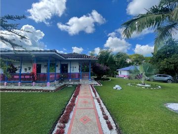 Se Vende Hermosa Finca Turística En Montenegro Quindio