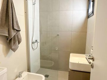 Posesión inmediata.  A Estrenar en Nueva Córdoba.