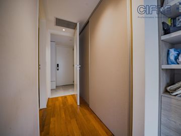 Espectacular semipiso de 4 ambientes, 3 cocheras, al frente  balcón aterrazado TORRE AZCUY