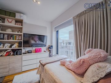 Espectacular semipiso de 4 ambientes, 3 cocheras, al frente  balcón aterrazado TORRE AZCUY