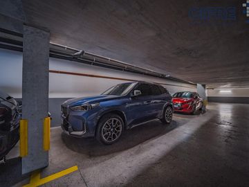 Espectacular semipiso de 4 ambientes, 3 cocheras, al frente  balcón aterrazado TORRE AZCUY