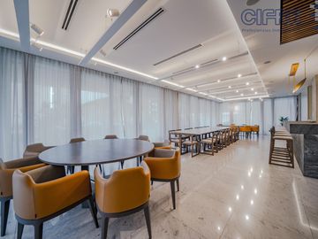 Espectacular semipiso de 4 ambientes, 3 cocheras, al frente  balcón aterrazado TORRE AZCUY