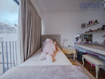 Espectacular semipiso de 4 ambientes, 3 cocheras, al frente  balcón aterrazado TORRE AZCUY