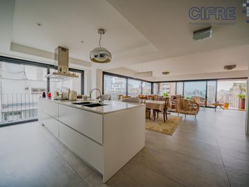 Espectacular semipiso de 4 ambientes, 3 cocheras, al frente  balcón aterrazado TORRE AZCUY