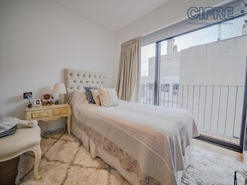 Espectacular semipiso de 4 ambientes, 3 cocheras, al frente  balcón aterrazado TORRE AZCUY