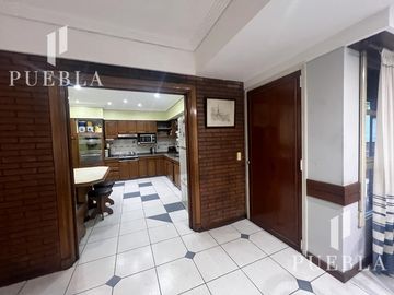 VENTA CASA 5 AMBIENTES EN  BANFIELD CON COCHERAS JARDIN Y QUINCHO